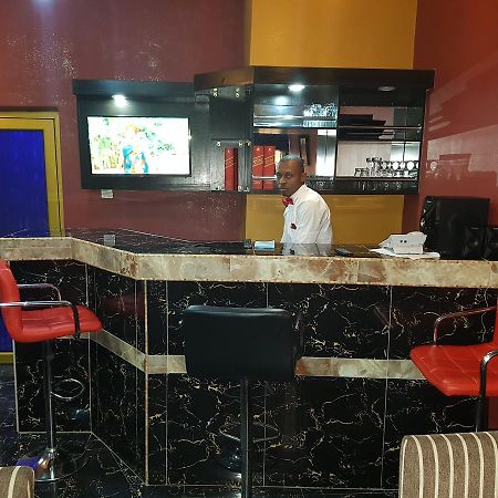 The Resident Hotel Owerri Exterior foto